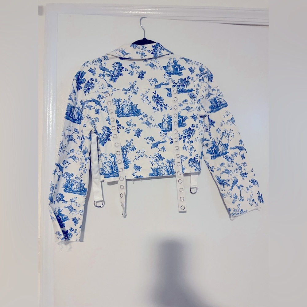 For Love & Lemons Delphine Cropped Denim Jacket | Toile Print | Cottagecore Chic - Picture 5 of 9